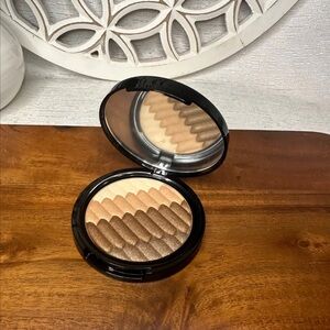 Belle by Kim Gravel Radiant Bronzer & Contour Palette